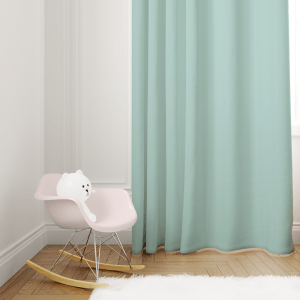 Cortina liso mint con silla