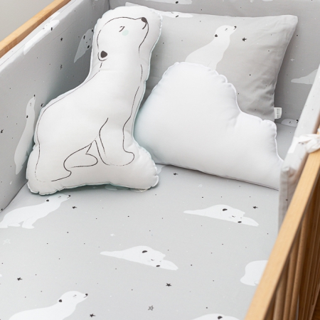 Cojines para cuna con tema oso polar sobre fondo gris