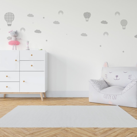Alfombra vinílica rectangular cuadro vichy gris y vinilo globos y nubes vichy gris. Estrellita la Valiente