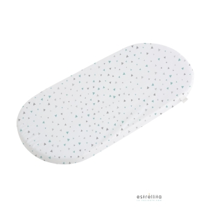 Bajera capazo y cuco 100% algodón orgánico triángulos gris y mint. Artículo infantil.