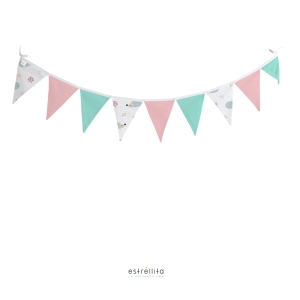 Guirnalda de banderines Ericete, rosa y mint colección Ericete de Estrellita la Valiente. Tejidos 100% algodón orgánico con motivo de erizos, setas árboles, triángulos y círculos.