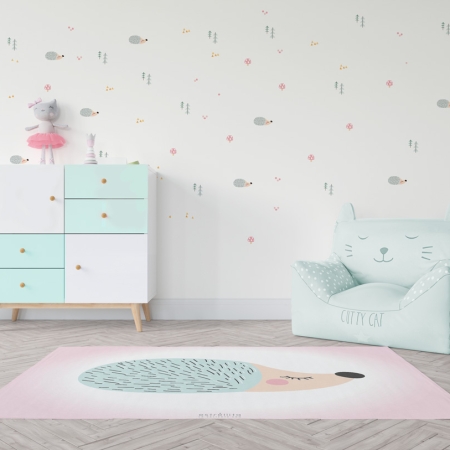 Play room habitación de juegos con vinilo alfombra vinílica rectangular Ericete rosa de Estrellita la Valiente. Con un erizo y un fondo degradado rosa y blanco