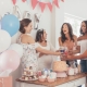 ¿Qué puedo regalar si me han invitado a un baby shower?