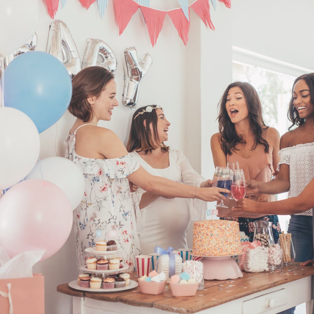 ¿Qué puedo regalar si me han invitado a un baby shower?