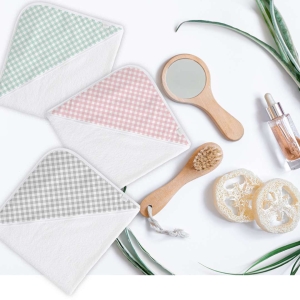 En Estrellita La Valiente tenemos muchos modelos de capas de baño para que elijas el que más te gusta.