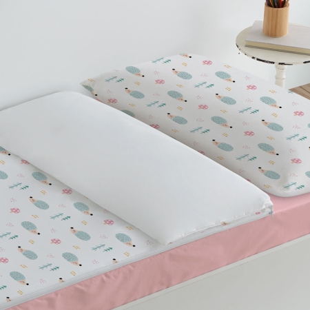 Detalle cremallera saco nórdico bajera rosa Ericete. Diseño con estampado de Erizos.