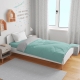 Cortina triángulos gris y mint, vinilo quiero ser mayor, alfombra vinílica gris estrellas blancas, edredón cama mint reversible gris y sábana bajera cama mint.
