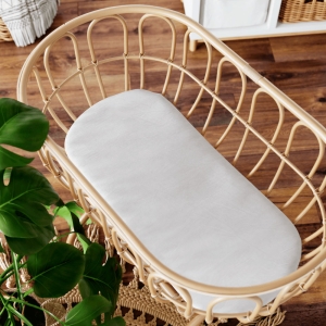 Sábana bajera capazo y cuco blanco
