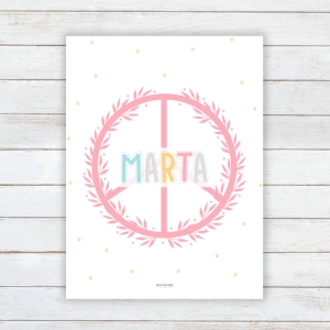 Lámina decorativa infantil Paz Abecedario Estrellita la Valiente personalizada. Lámina con el símbolo de la Paz y el nombre de Marta en medio.